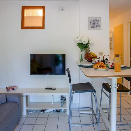 Port Saint-jacques By Interhome