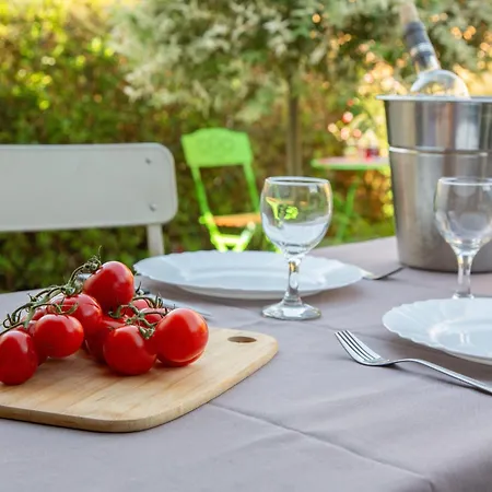 Port Saint-jacques By Interhome * לה ברנרי-אן-רץ